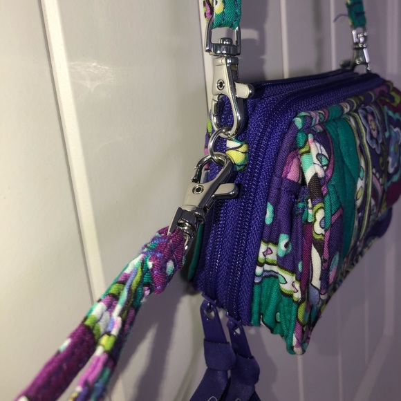 Vera Bradley Crossbody - Picture 2 of 6